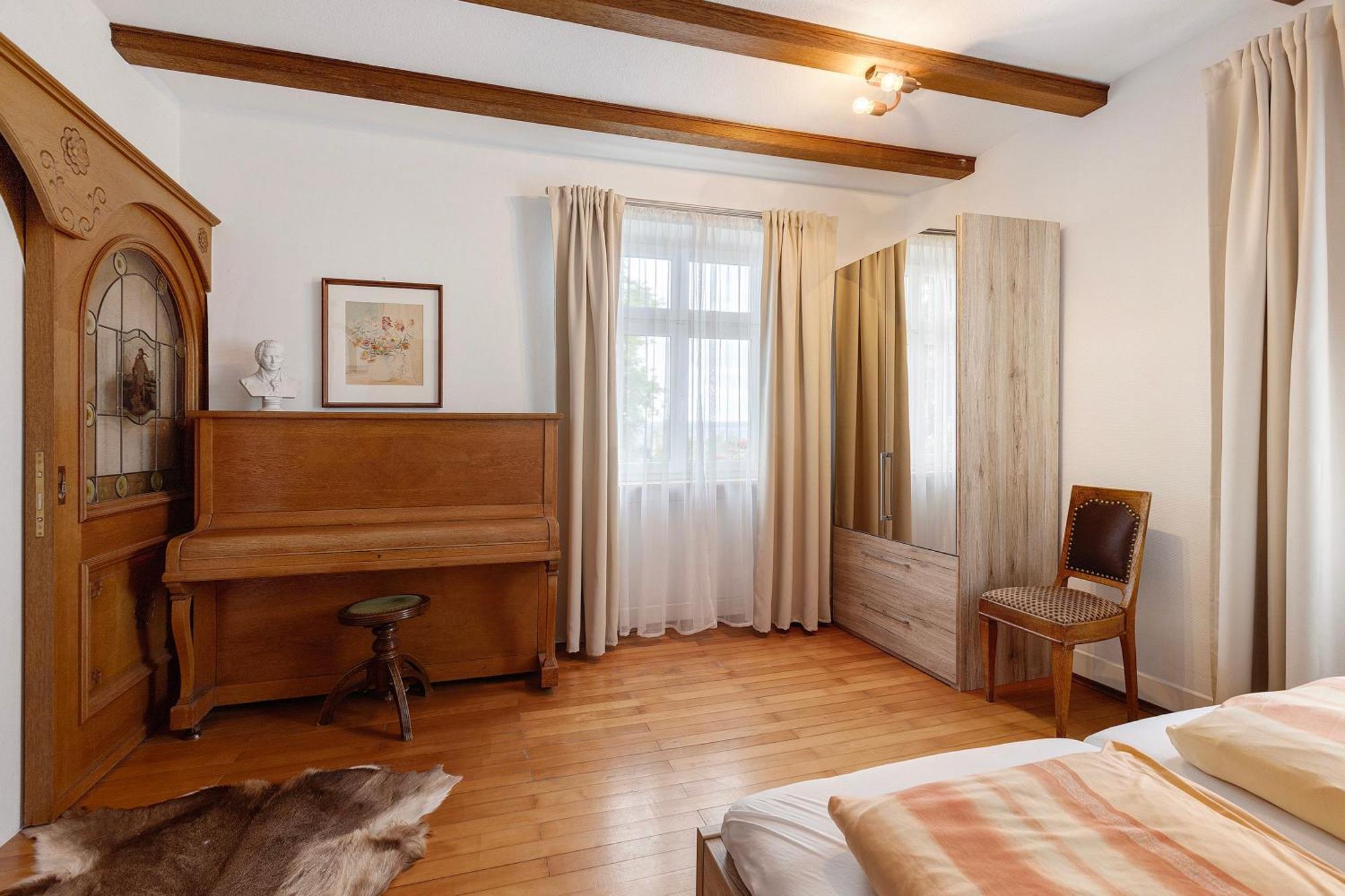 Rotes Haus Ueber Den Weinbergen Apartment คอนสตานซ์ ภายนอก รูปภาพ